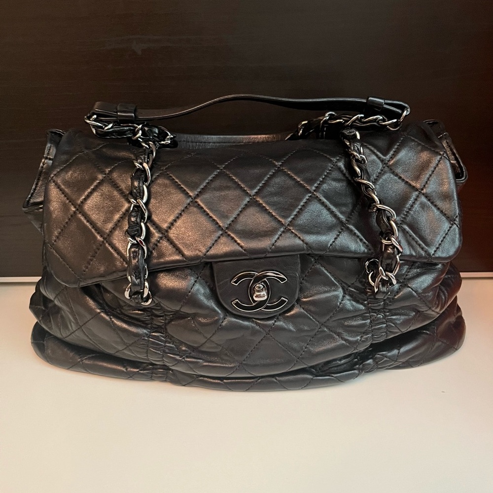 Authentic Chanel Vintage Black Lambskin Slouch Medium Handbag Shoulder Bag